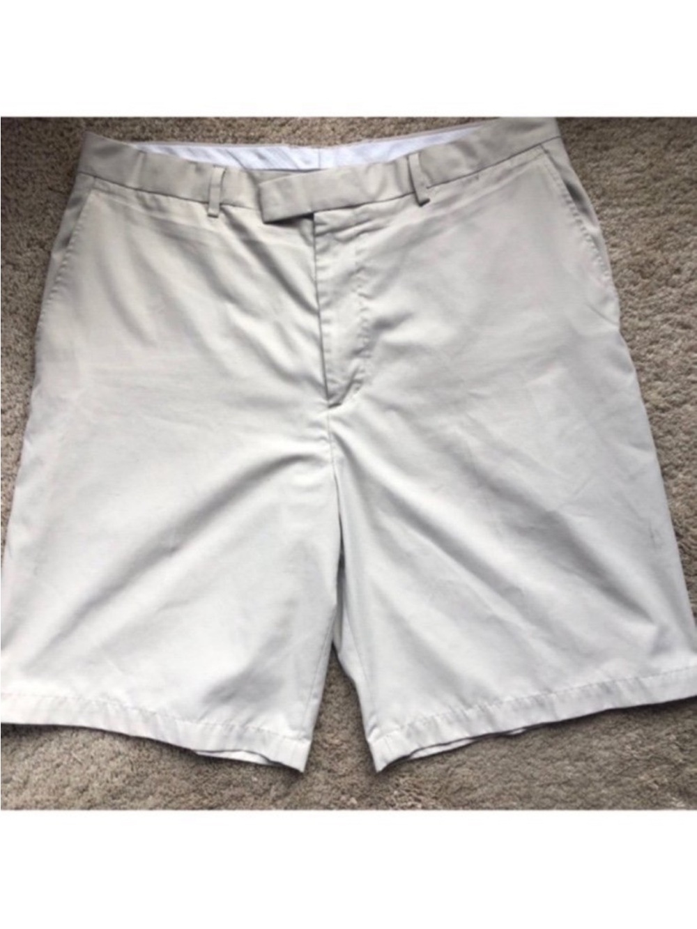 Men’s Beige Lightweight Golf Shorts